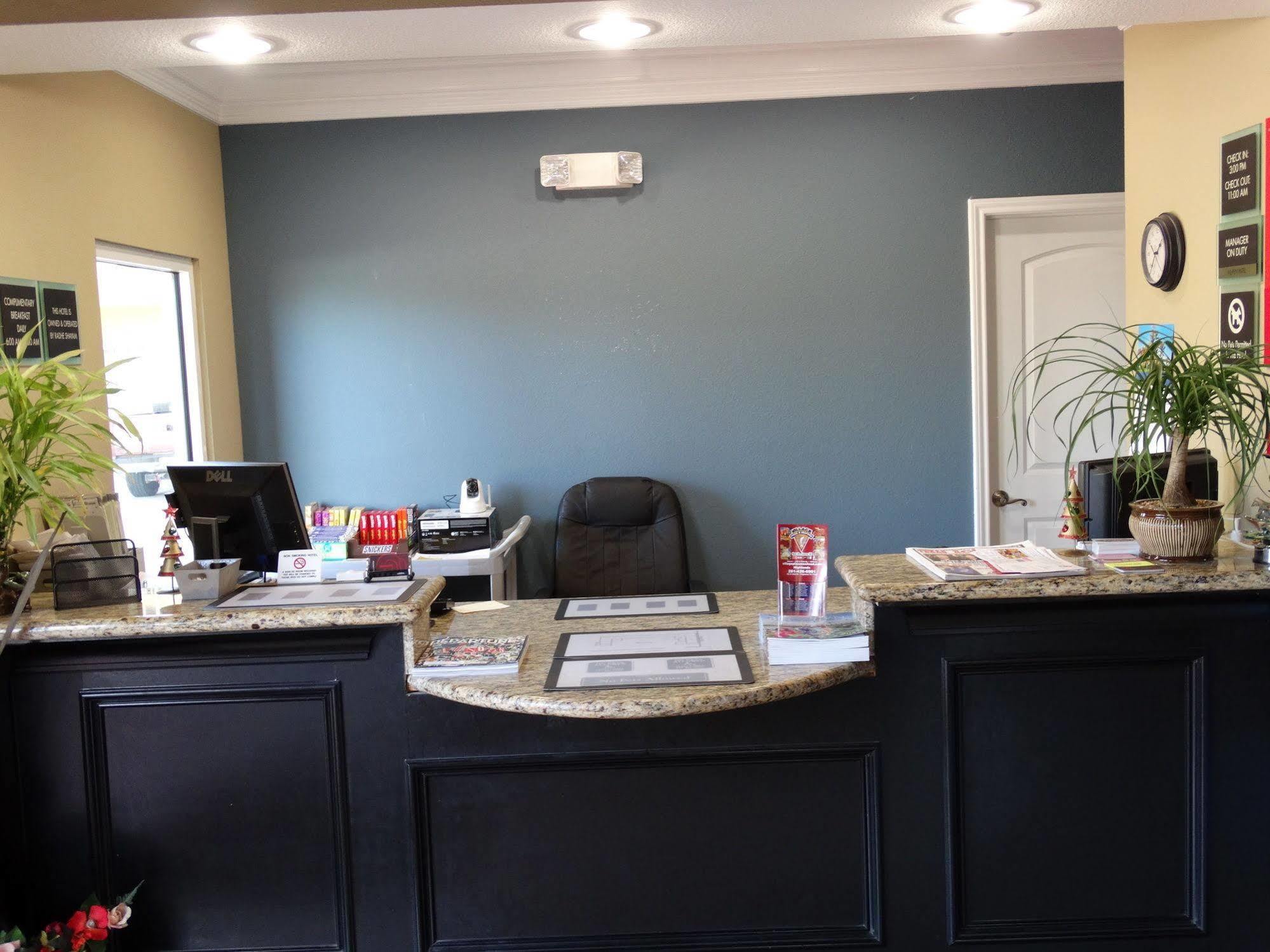 Regency Inn & Suites - Baytown Esterno foto