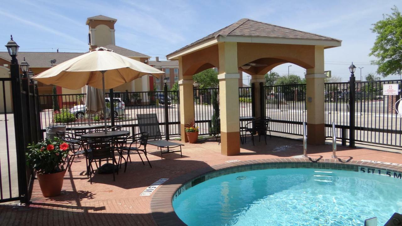 Regency Inn & Suites - Baytown Esterno foto