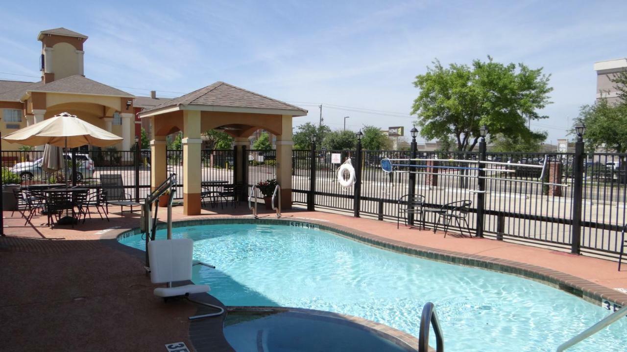 Regency Inn & Suites - Baytown Esterno foto